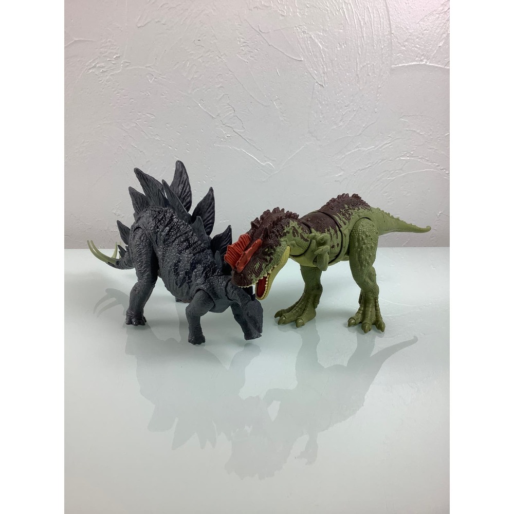 Jurassic World Dominion Massive & Action Attack Stegosaurus Dinosaurs lot EUC